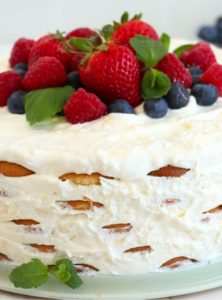 vanilla wafer layered icebox cake
