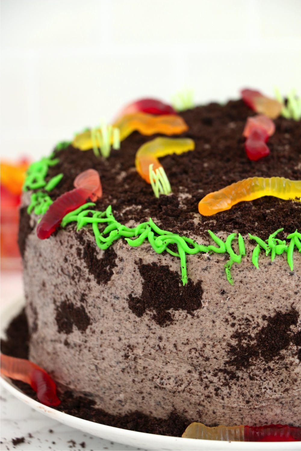 side view of Oreo dirt cake