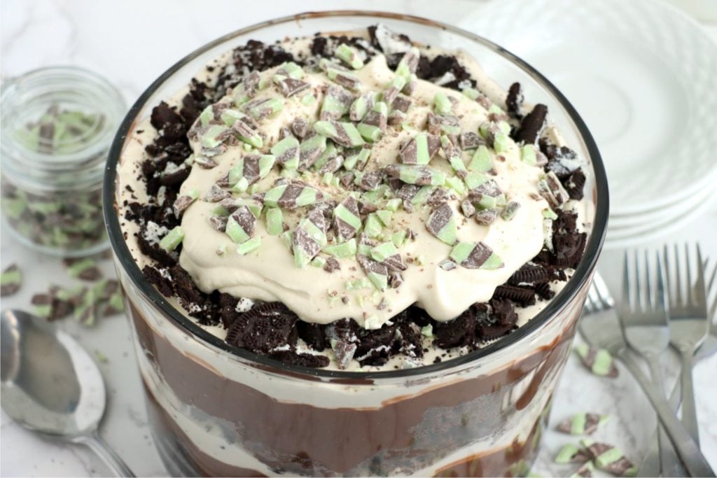 chocolate mint bailey's trifle dessert