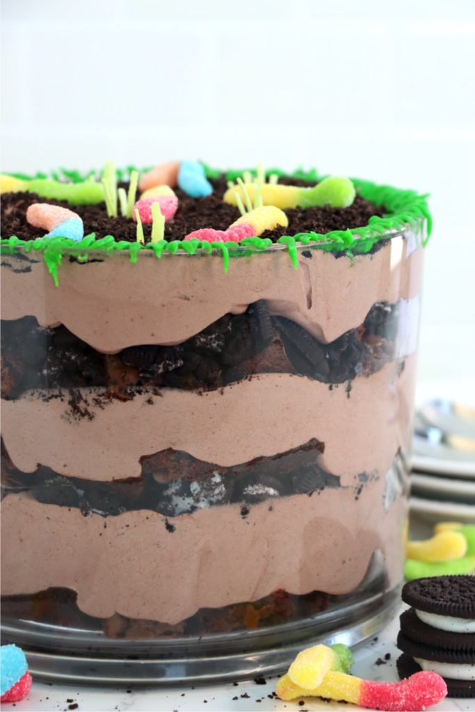 Dirt Cake Trifle - Bitz & Giggles