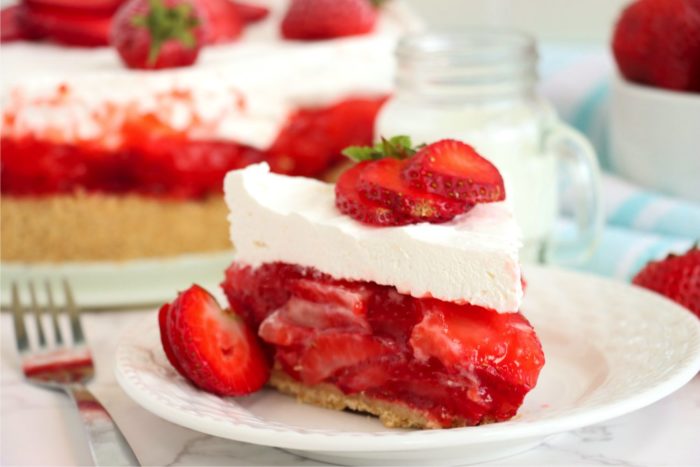 Vanilla Pudding Strawberry Pie - Bitz & Giggles