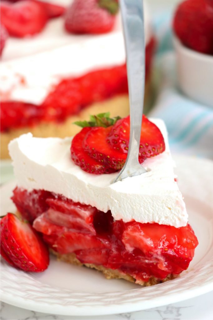 Vanilla Pudding Strawberry Pie - Bitz & Giggles