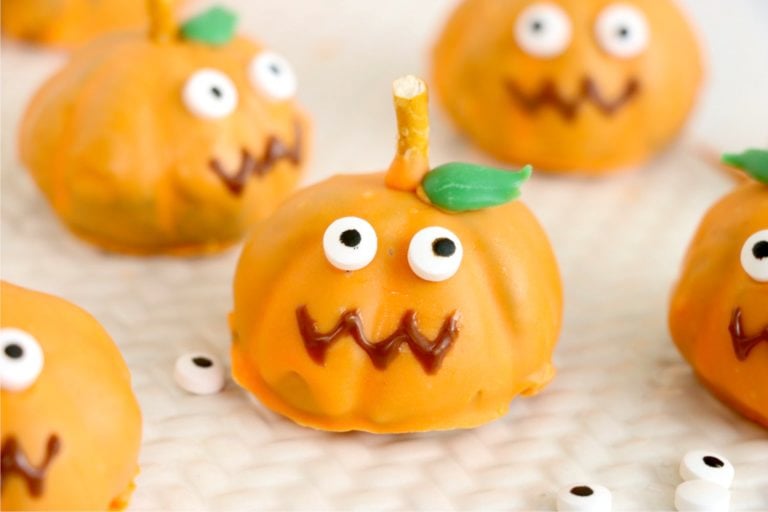 pumpkin shaped chocolate sandwich cookie treats
